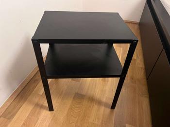 Nachtkästchen / Ablagetisch (