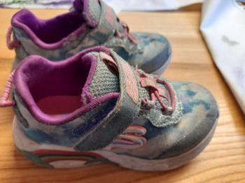 Kinderschuhe Skechers mit Blinkfunktion (Gebrauchspuren), Größe 23