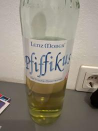 Wein Pfiffikus halbvoll
