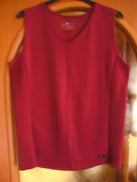 weinrotes Trainingstop Gr. M