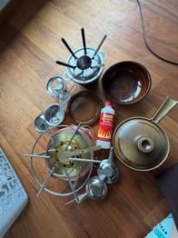 Verschiedene Fondue Sachen zu verschenken (Topf, Gabeln, Zubehör)