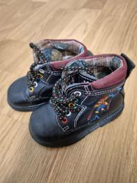 Schuhe / Stiefel / Übergangsschuhe Gr. 21