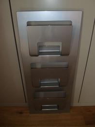 Zeitungsaufhänger lt. Abbildung mit ein paar Kratzspuren