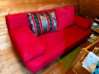 (reserviert) Rotes Schlafsofa - kostenlos abzugeben