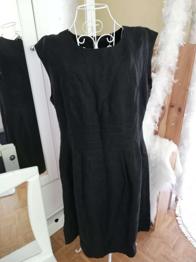 Schwarzes Leinenstil Kleid