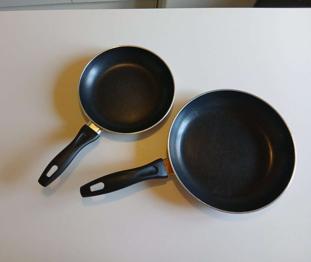 (reserviert) 2 Pfannen