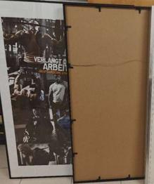 Großer Bilderrahmen (Glas kaputt) inkl. Poster - rechter noch zu haben