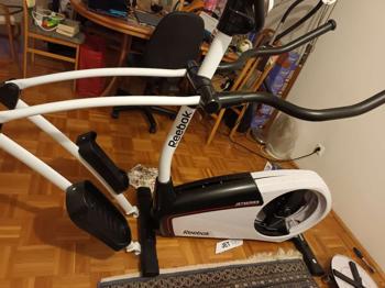 (reserviert) Crosstrainer Reebok Jet 100