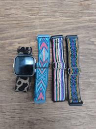 Fitbit Versa 1 inkl Bänder & Ladekabel