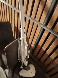 (reserviert) Dampfreiniger