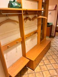 Vorzimmer Regal mit Spiegel