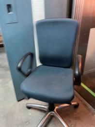 Schreibtischstuhl Drehsessel GRATIS *schnell sein* wird am 20.04. entsorgt