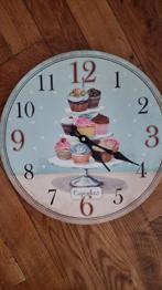 süße aber kaputte Wanduhr