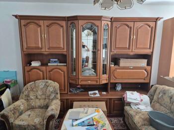 WohnZimmer Verbau mit Vitrine