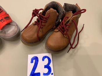 23 - ZARA Winterschuhe