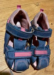 Bequeme Echtleder Superfit Sandale Größe 25