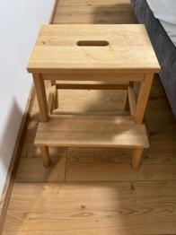 (reserviert) Hocker