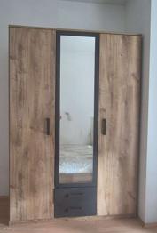(reserviert) Kleiderschrank