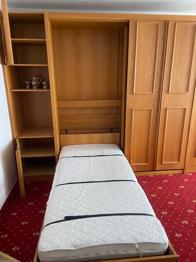 Schrankbett mit Kleiderkasten