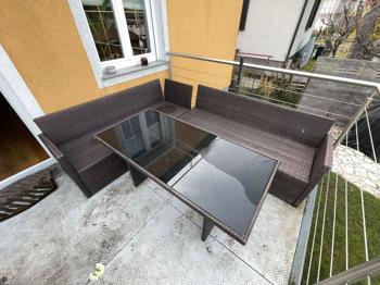 Gartengarnitur u. 2 Klappsessel aus Rattan