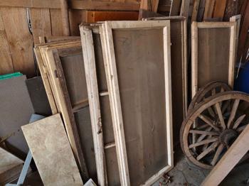 Alte Fensterflügel zu verschenken