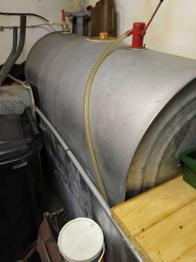 Heizöltank mit Wanne.